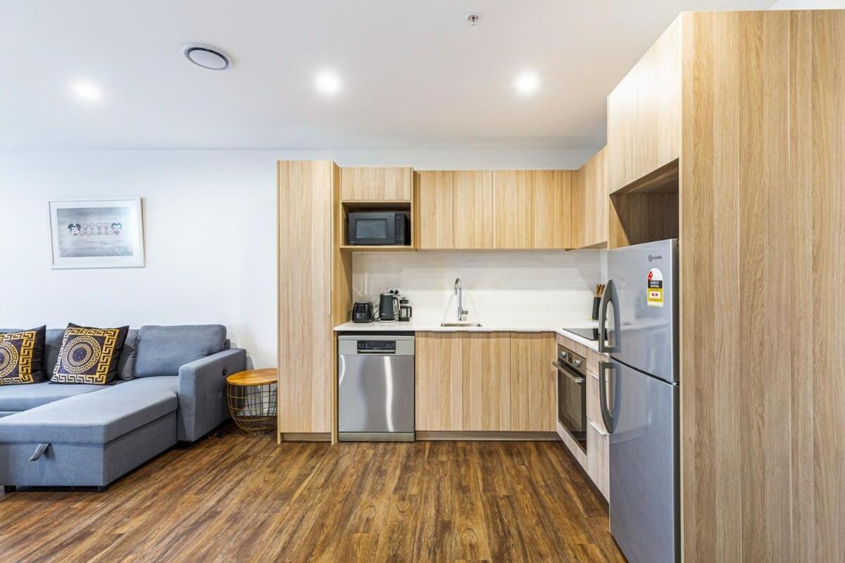 Stunning Ellerslie Apartment + Private Balcony Auckland Buitenkant foto