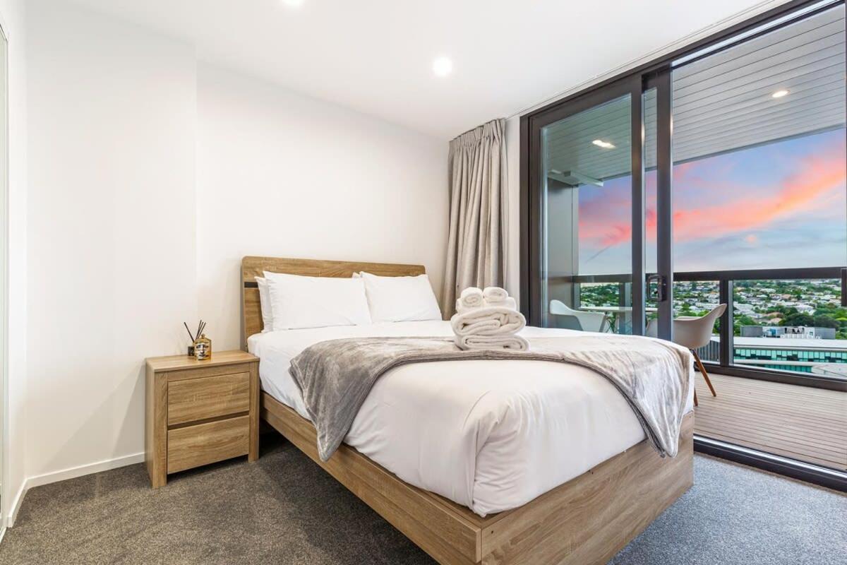 Stunning Ellerslie Apartment + Private Balcony Auckland Buitenkant foto